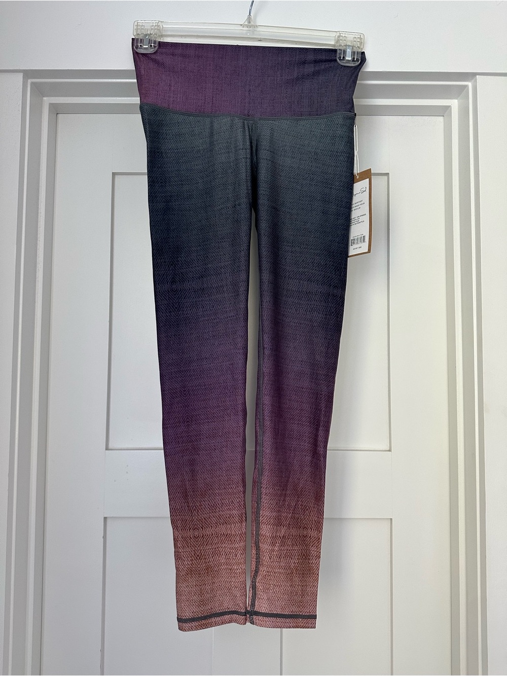 Niyama Sol Ombre High-Waist Yoga Leggings in Purple and Coral
